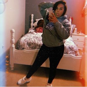 Meet your Posher, Luna